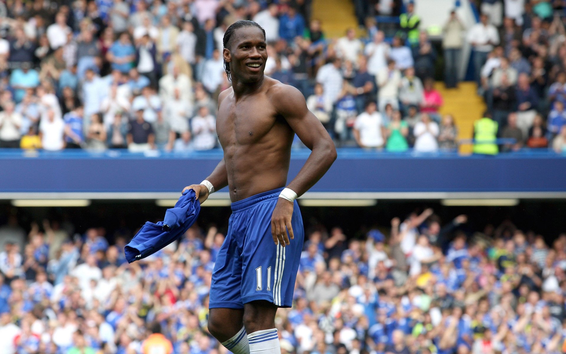 点球大战惊心动魄，绿茵场上决出胜负