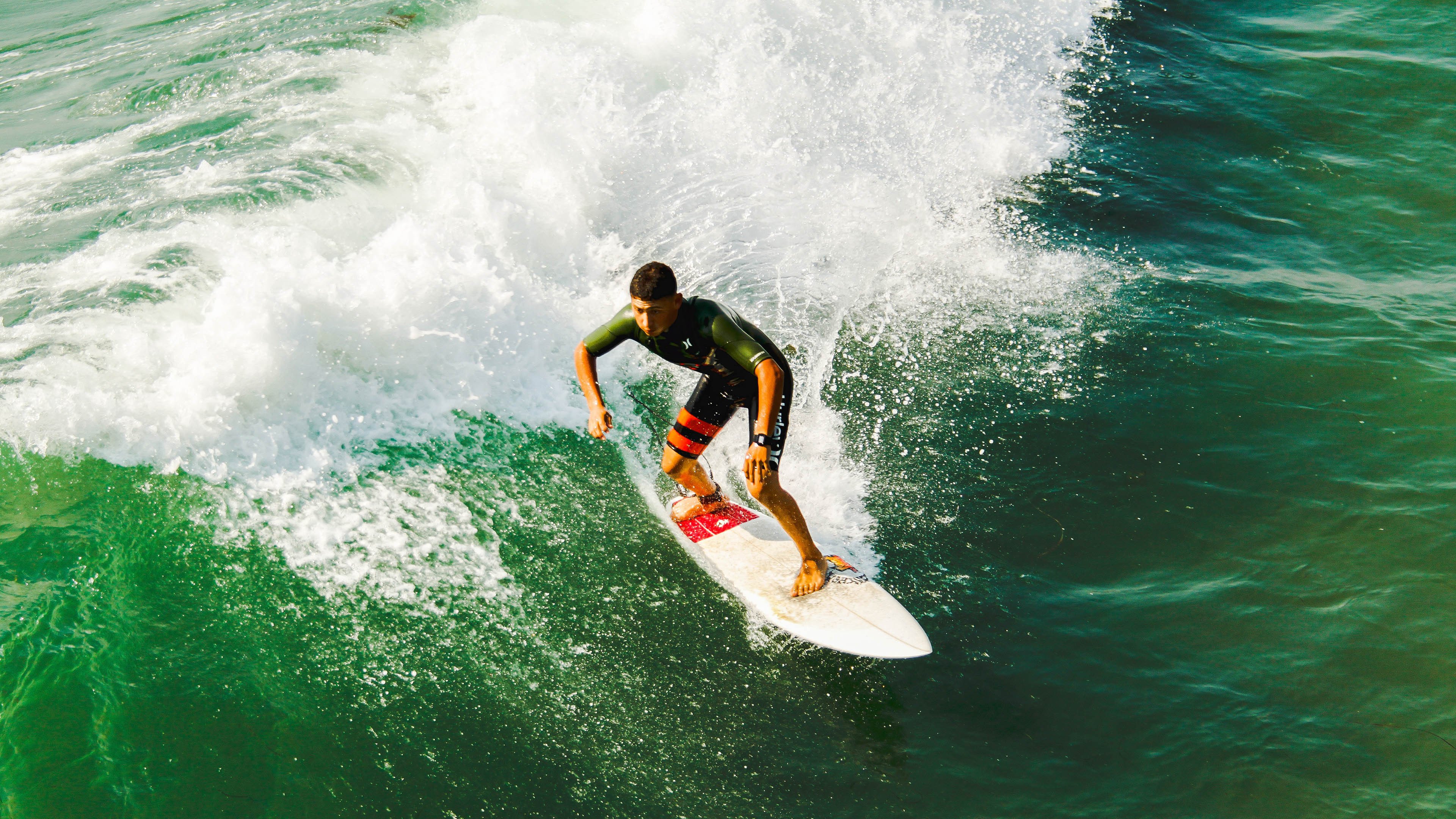 激烈角逐!全国高校田径接力赛圆满落幕,青春速度点燃赛场