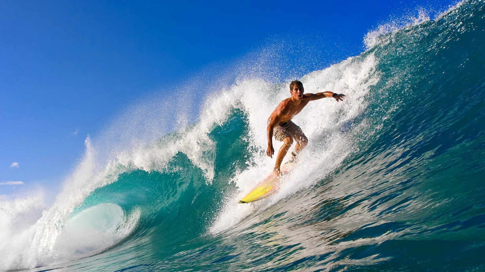 梅西第八次捧起金球奖 刷新足坛历史纪录