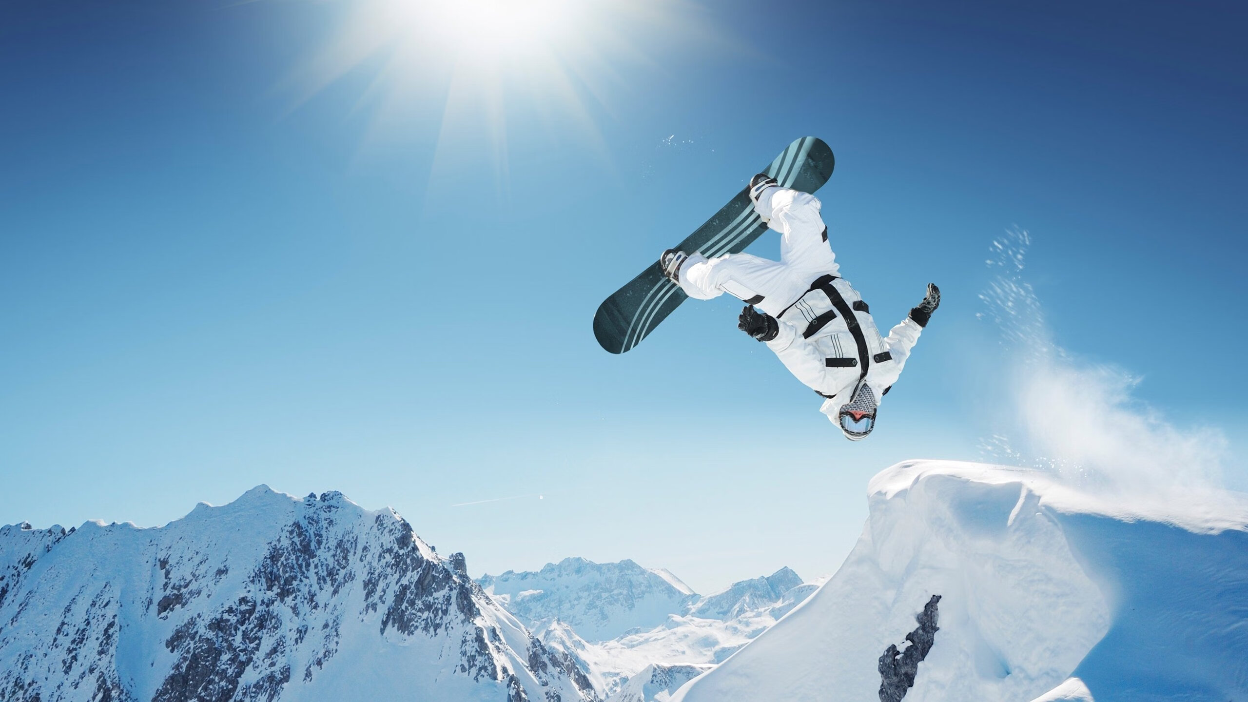 全国羽毛球锦标赛圆满落幕，新秀选手勇夺男单冠军